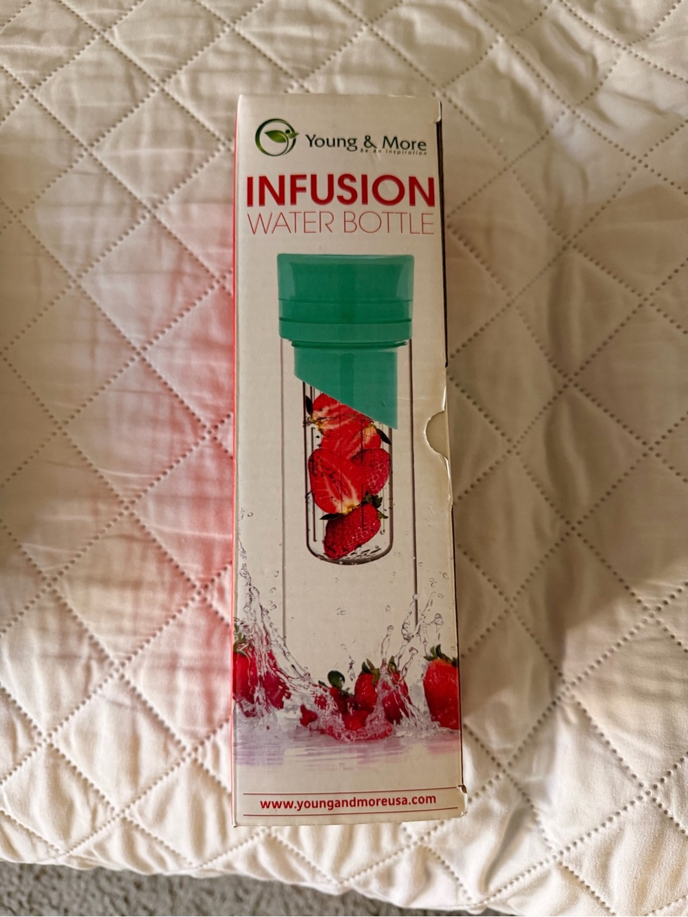 Young & More Infusion Water Bottle - turquoise clear. Band new inbox never used.